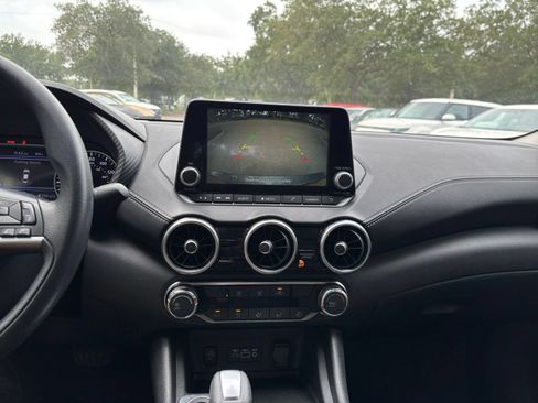 Used 2025 Nissan Sentra SV FWD image 17