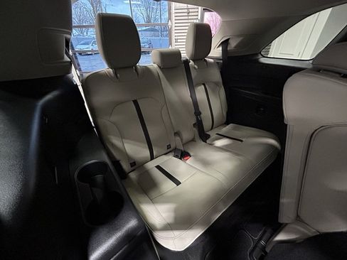 Used 2024 MAZDA CX-90 3.3 Turbo w/ Preferred Package image 8