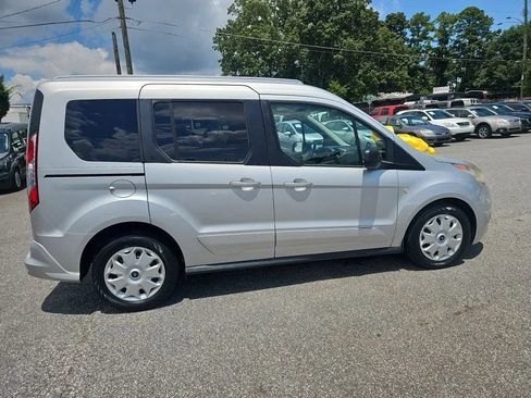 Used 2017 Ford Transit Connect XLT FWD image 11