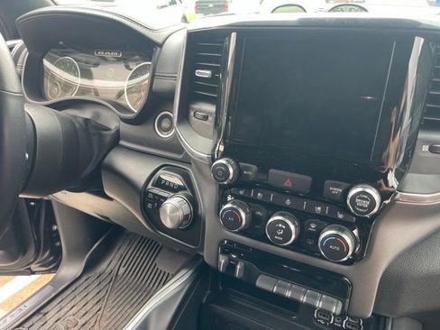 Used 2022 RAM 1500 Laramie AWD/4WD image 38