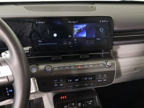 Used 2024 Hyundai Kona SEL w/ Convenience Package FWD image 5