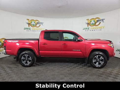 Used 2019 Toyota Tacoma TRD Sport w/ Technology Package image 10