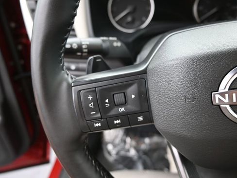 Used 2025 Nissan Rogue SV AWD/4WD image 28