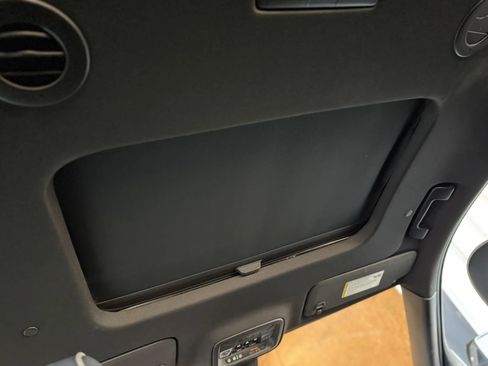 Used 2023 Chevrolet Traverse Premier w/ Redline Edition image 22