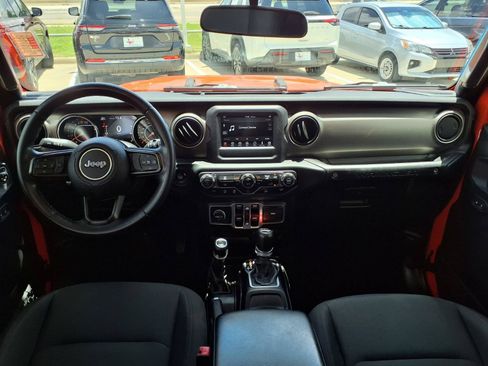 Used 2018 Jeep Wrangler Unlimited Sport S AWD/4WD image 10
