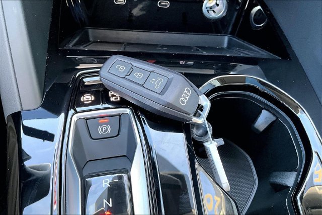 Used 2025 Audi Q5 Premium Plus w/ Premium Plus AWD/4WD image 35