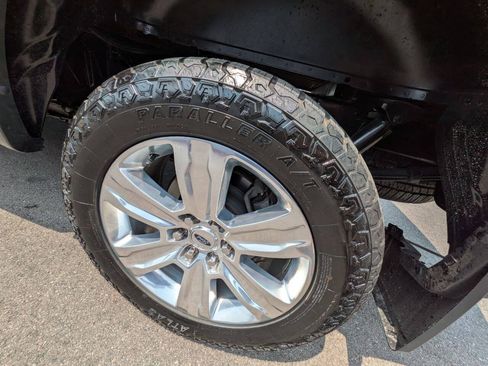 Used 2015 Ford F150 Platinum w/ Equipment Group 701A Luxury AWD/4WD image 12
