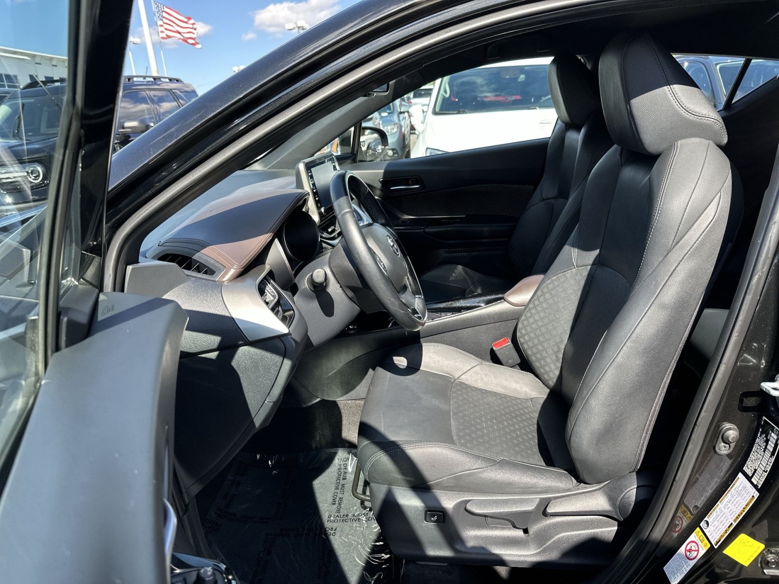 Used 2019 Toyota C-HR Limited FWD image 14