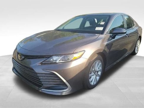 Used 2023 Toyota Camry LE w/ Convenience Package FWD image 3