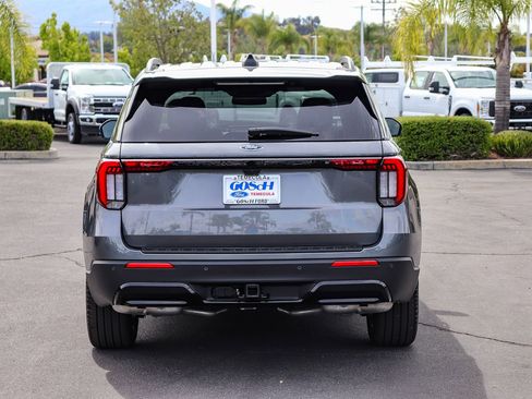 New 2026 Ford Explorer ST-Line w/ ST-Line Street Pack RWD image 5