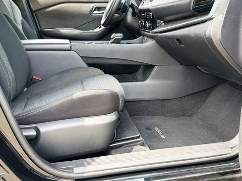 Used 2021 Nissan Rogue SV FWD image 28