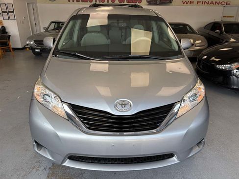 Used 2011 Toyota Sienna LE FWD image 7