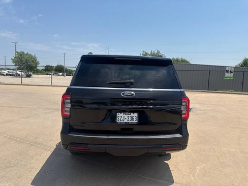 Used 2023 Ford Expedition Limited RWD image 4