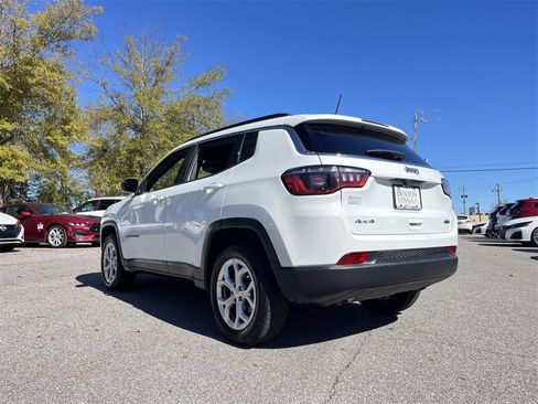 Used 2024 Jeep Compass Latitude image 5