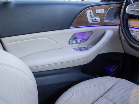 Used 2022 Mercedes-Benz GLS 450 4MATIC image 19