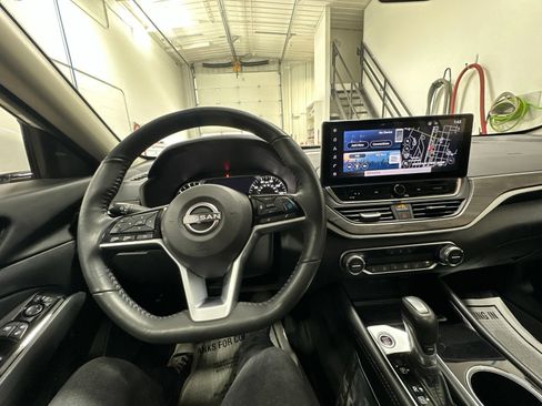 Used 2025 Nissan Altima 2.5 SL AWD/4WD image 42