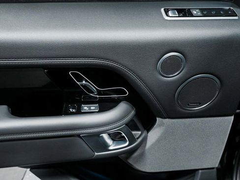 Used 2020 Land Rover Range Rover HSE image 15