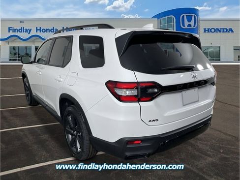 New 2026 Honda Pilot Sport image 3
