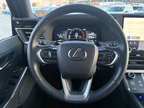 Used 2024 Lexus GX 550 w/ Accessory Package (2T) image 28