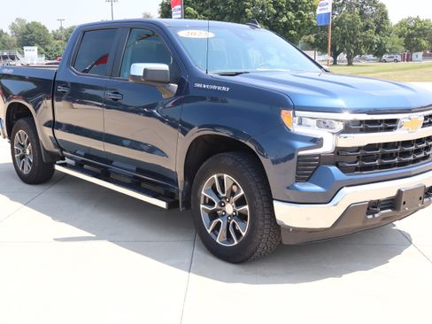 Used 2022 Chevrolet Silverado 1500 LT image 4