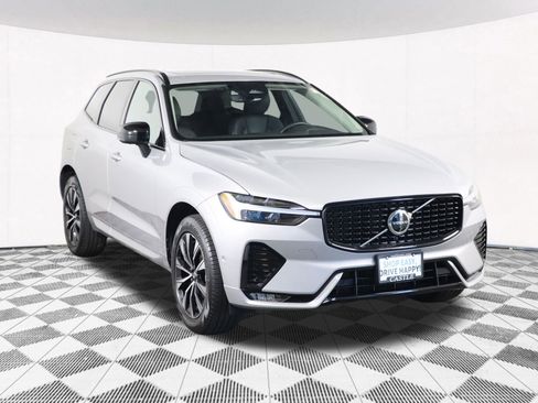 Used 2024 Volvo XC60 B5 Plus image 14