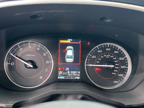 Used 2020 Subaru Crosstrek 2.0i Limited w/ Moonroof Package w/Navigation AWD/4WD image 17