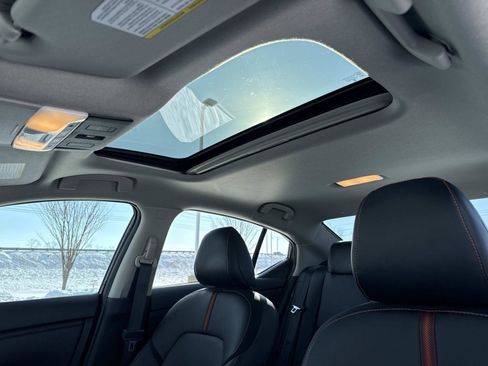 Used 2023 Nissan Sentra SR w/ SR Premium Package image 3