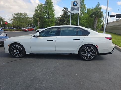 Certified 2023 BMW 760i xDrive AWD/4WD image 6