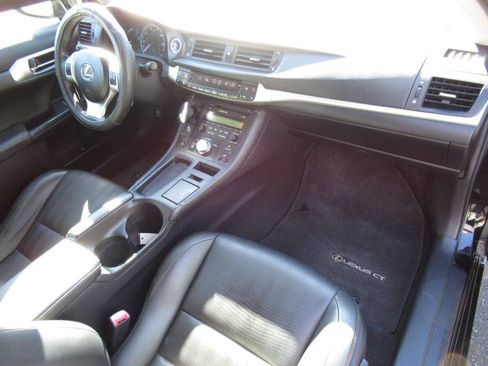 Used 2013 Lexus CT 200h image 15
