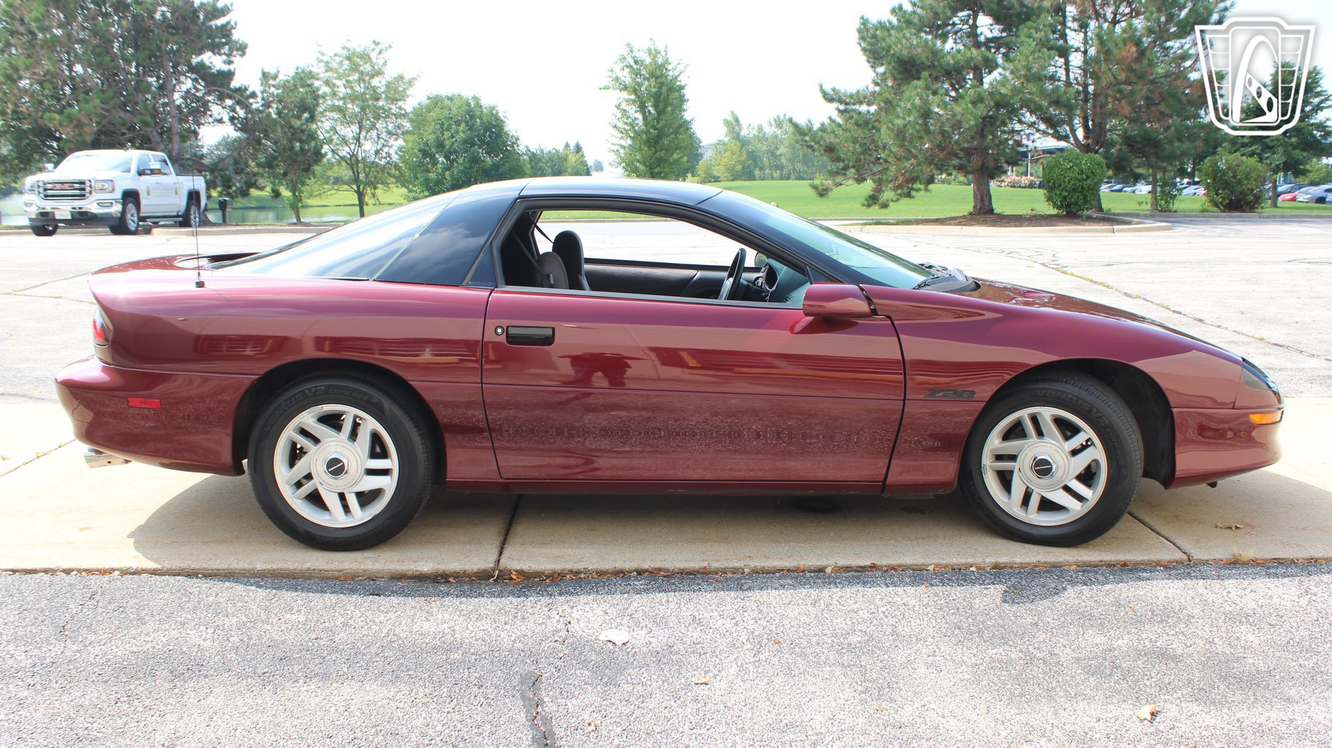 Used 1995 Chevrolet Camaro Z28 RWD image 31