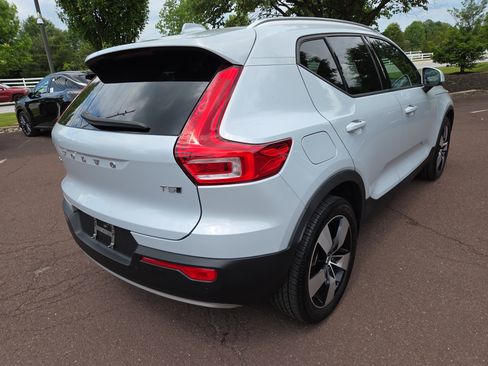 Used 2021 Volvo XC40 T5 Momentum w/ Premium Package AWD/4WD image 3