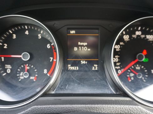 Used 2017 Volkswagen Passat 1.8T SE image 21