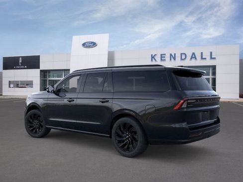 New 2026 Lincoln Navigator L Reserve w/ Jet Appearance Package AWD/4WD image 4