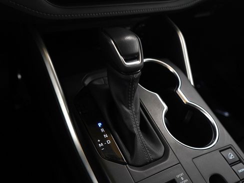 Used 2023 Toyota Highlander XLE image 25