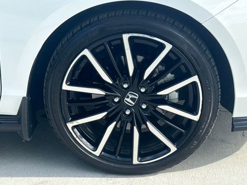 Used 2023 Honda Accord Touring image 11