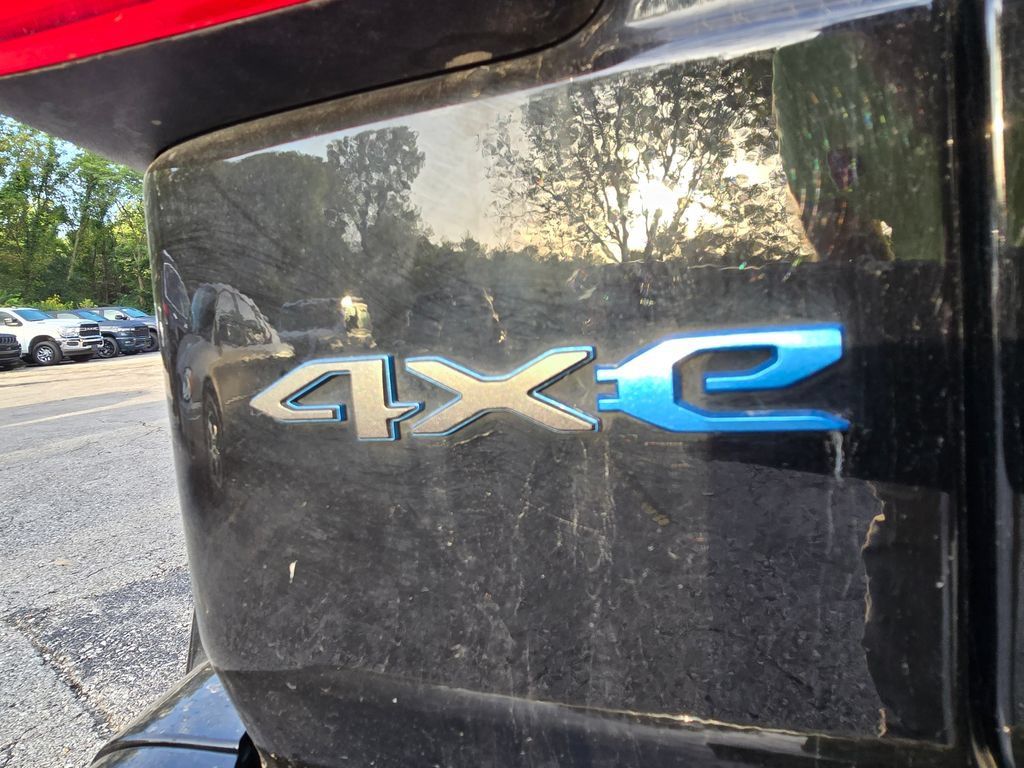Used 2024 Jeep Wrangler High Altitude AWD/4WD image 16
