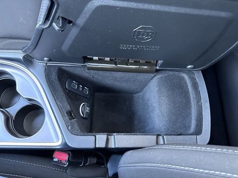 Used 2022 Dodge Challenger SXT w/ Blacktop Package image 25