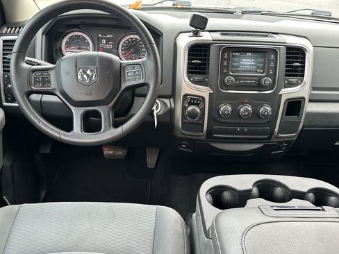 Used 2020 RAM 1500 Classic SLT image 21