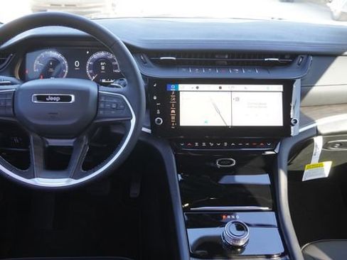 New 2026 Jeep Grand Cherokee Limited image 14