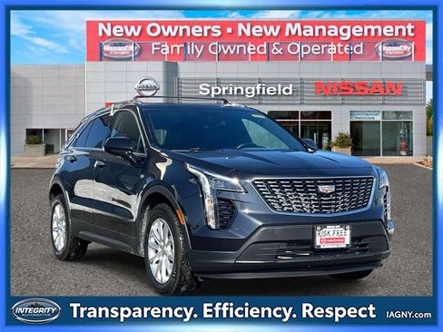 Used 2023 Cadillac XT4 Luxury w/ Cold Weather Package image 1