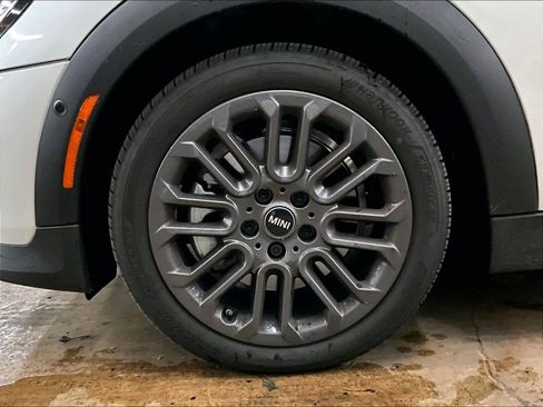 Used 2025 MINI Cooper 2-Door Hardtop image 12