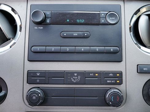 Used 2015 Ford F650 2WD Crew Cab Super Duty image 19