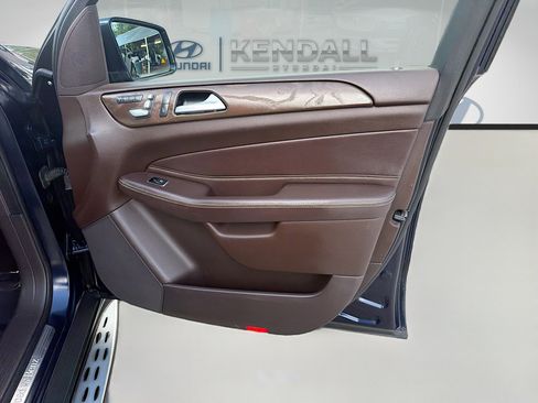 Used 2017 Mercedes-Benz GLS 450 4MATIC image 31