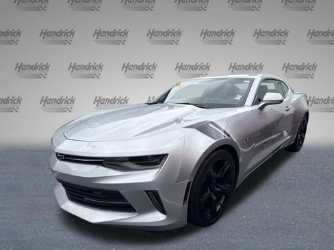 Used 2016 Chevrolet Camaro LT RWD image 5