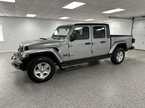 Used 2021 Jeep Gladiator Sport AWD/4WD image 4