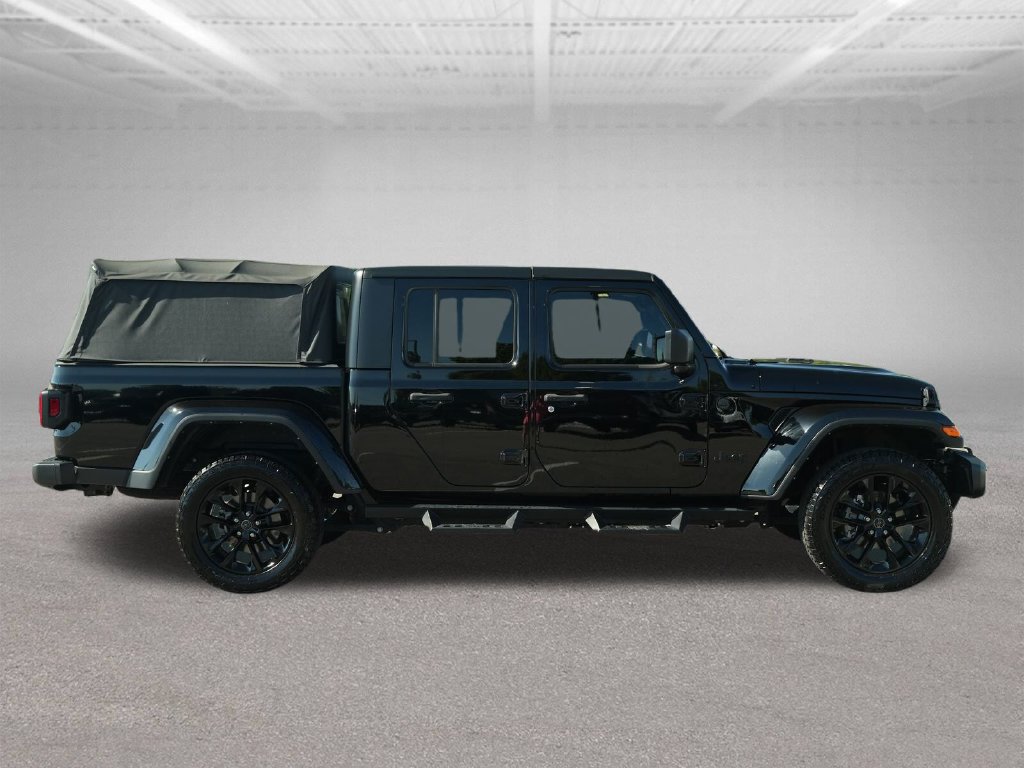Used 2024 Jeep Gladiator Sport AWD/4WD image 10