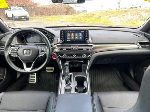 Used 2018 Honda Accord Sport image 14