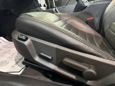 Used 2010 Ford Mustang GT RWD image 11