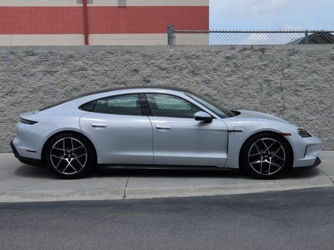 Used 2025 Porsche Taycan image 7