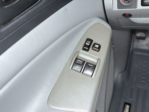 Used 2011 Toyota Tacoma 2WD Access Cab image 19